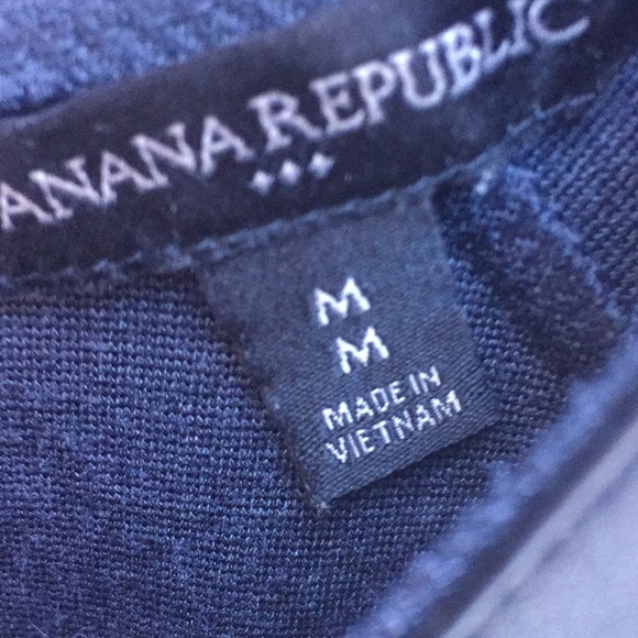 Cute Banana blouse like new - Picture 3 of 6